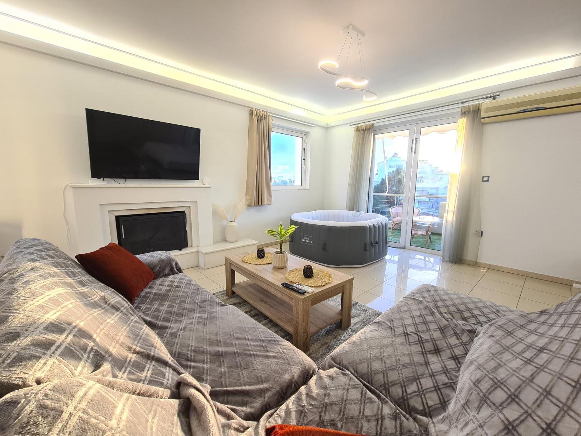 Sunny Home Private Jacuzzi Hydromassage Acropolis & Lycabettus Far View Parking 300M Metro Peristeri 雅典 外观 照片