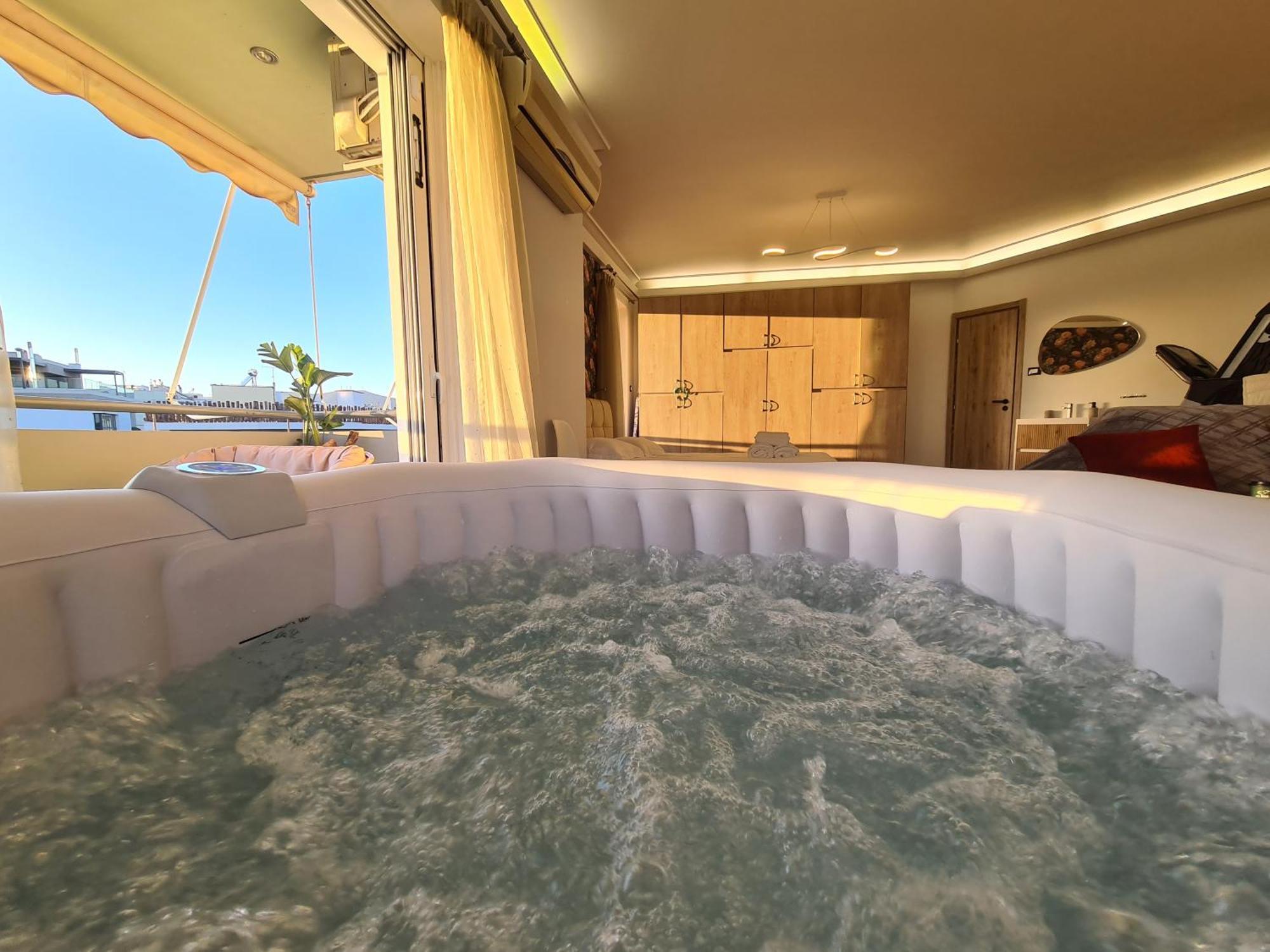 Sunny Home Private Jacuzzi Hydromassage Acropolis & Lycabettus Far View Parking 300M Metro Peristeri 雅典 外观 照片