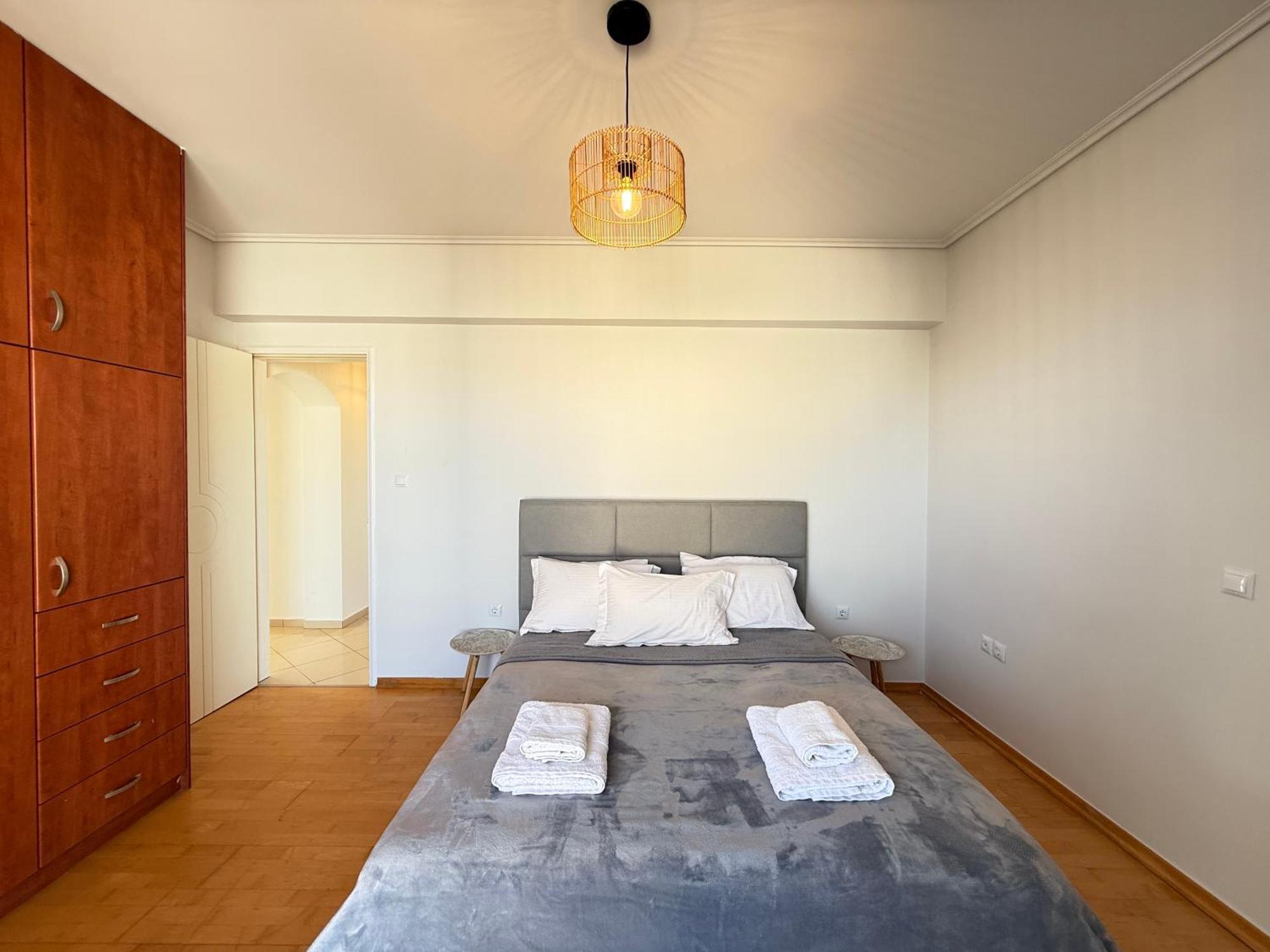 Sunny Home Private Jacuzzi Hydromassage Acropolis & Lycabettus Far View Parking 300M Metro Peristeri 雅典 外观 照片